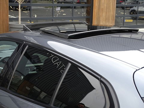 BMW 1-serie 118i High Executive / M-Sport/ M-Perfomance/ Pano / 140pk