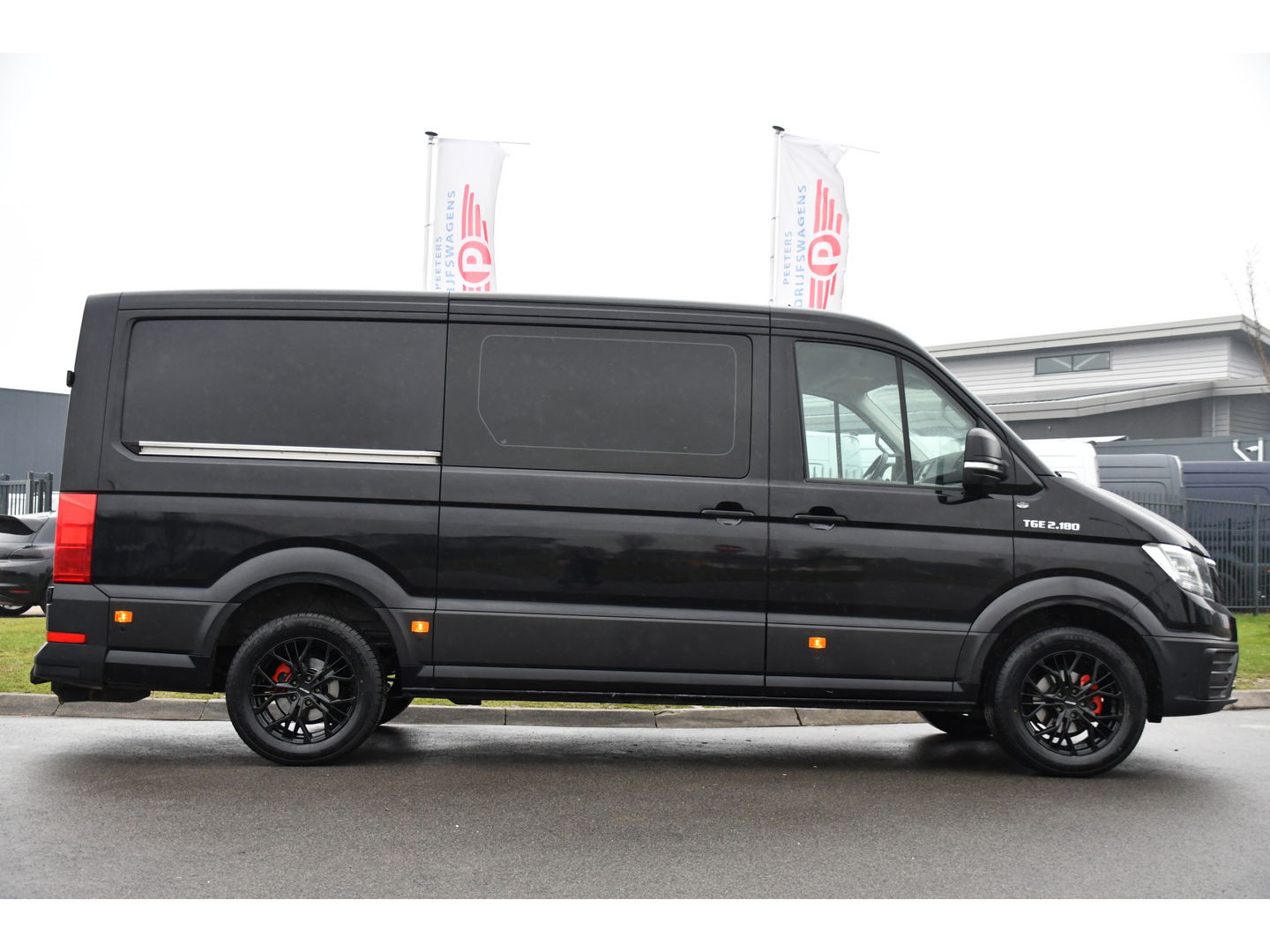 MAN TGE 30 2.0 L3H2 Black Edition Camera, Cruise, Carplay, LED, Automaat, 177pk, Trekhaak, Geveerde stoel, Sensoren, Uniek!