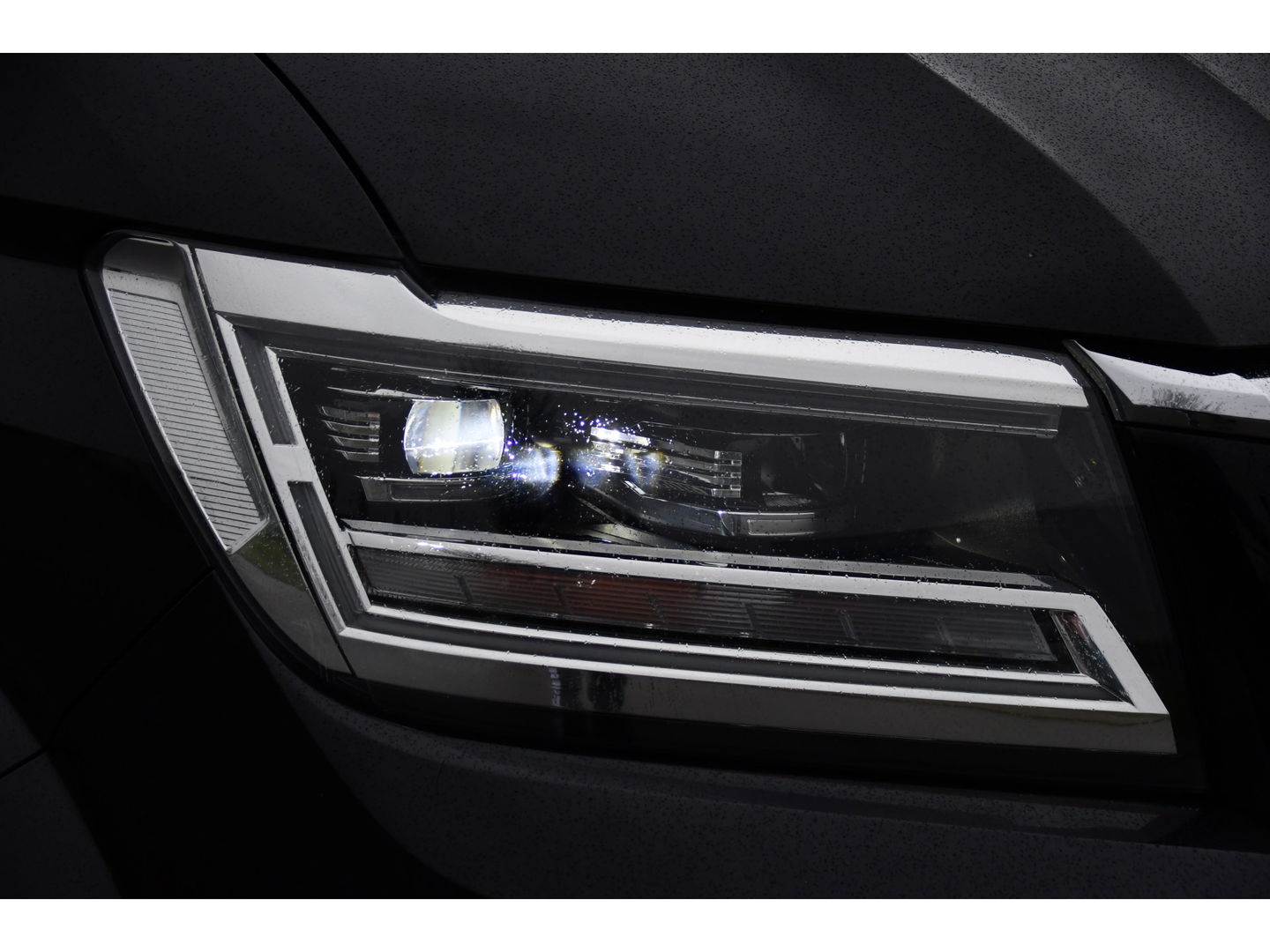 MAN TGE 30 2.0 L3H2 Black Edition Camera, Cruise, Carplay, LED, Automaat, 177pk, Trekhaak, Geveerde stoel, Sensoren, Uniek!