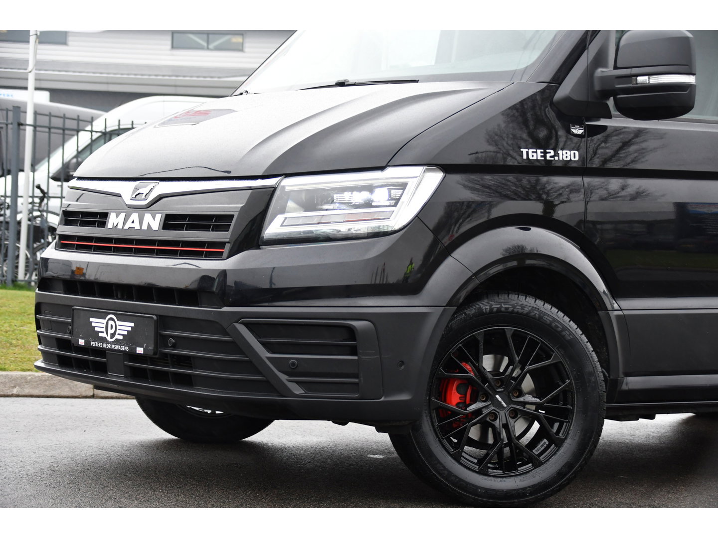 MAN TGE 30 2.0 L3H2 Black Edition Camera, Cruise, Carplay, LED, Automaat, 177pk, Trekhaak, Geveerde stoel, Sensoren, Uniek!