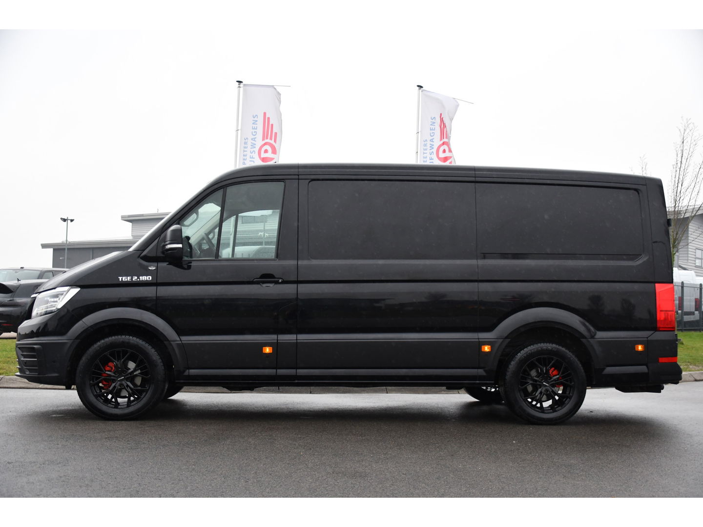 MAN TGE 30 2.0 L3H2 Black Edition Camera, Cruise, Carplay, LED, Automaat, 177pk, Trekhaak, Geveerde stoel, Sensoren, Uniek!