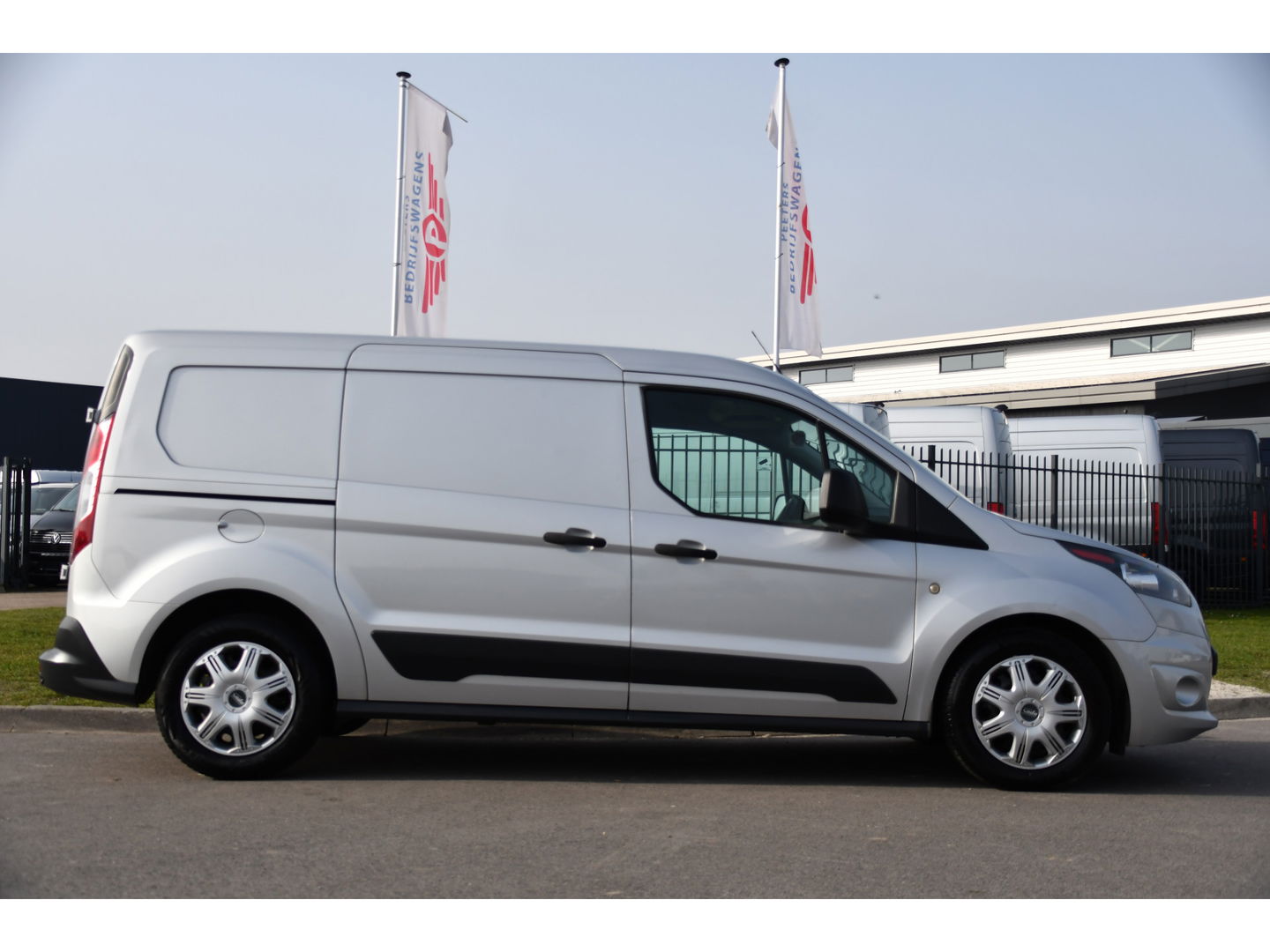 Ford Transit Connect 1.5 TDCI L2 PB Edition Sensoren, Airco, 120pk, Voorruitverwarming, 3 zits, Uniek!