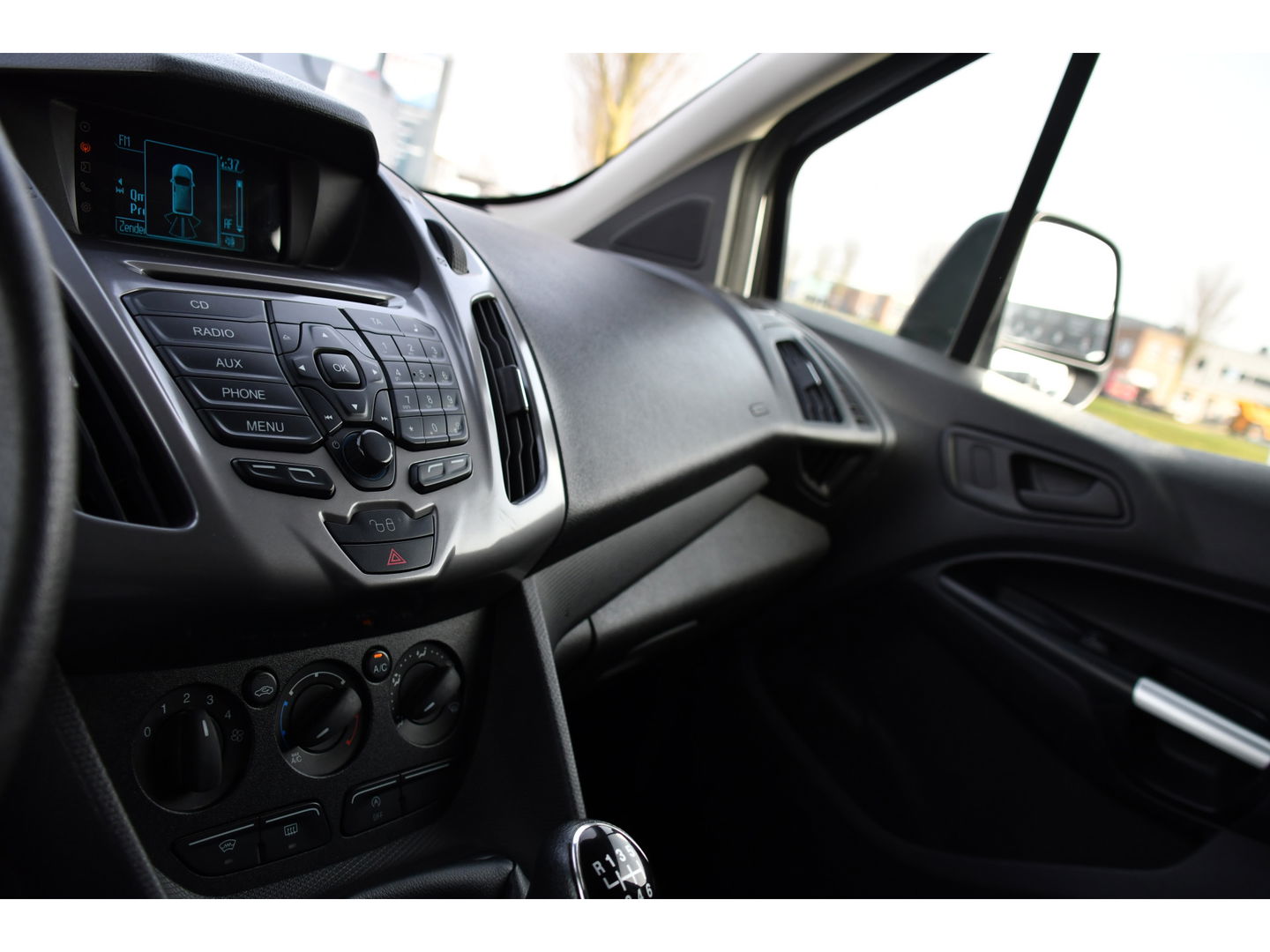 Ford Transit Connect 1.5 TDCI L2 PB Edition Sensoren, Airco, 120pk, Voorruitverwarming, 3 zits, Uniek!