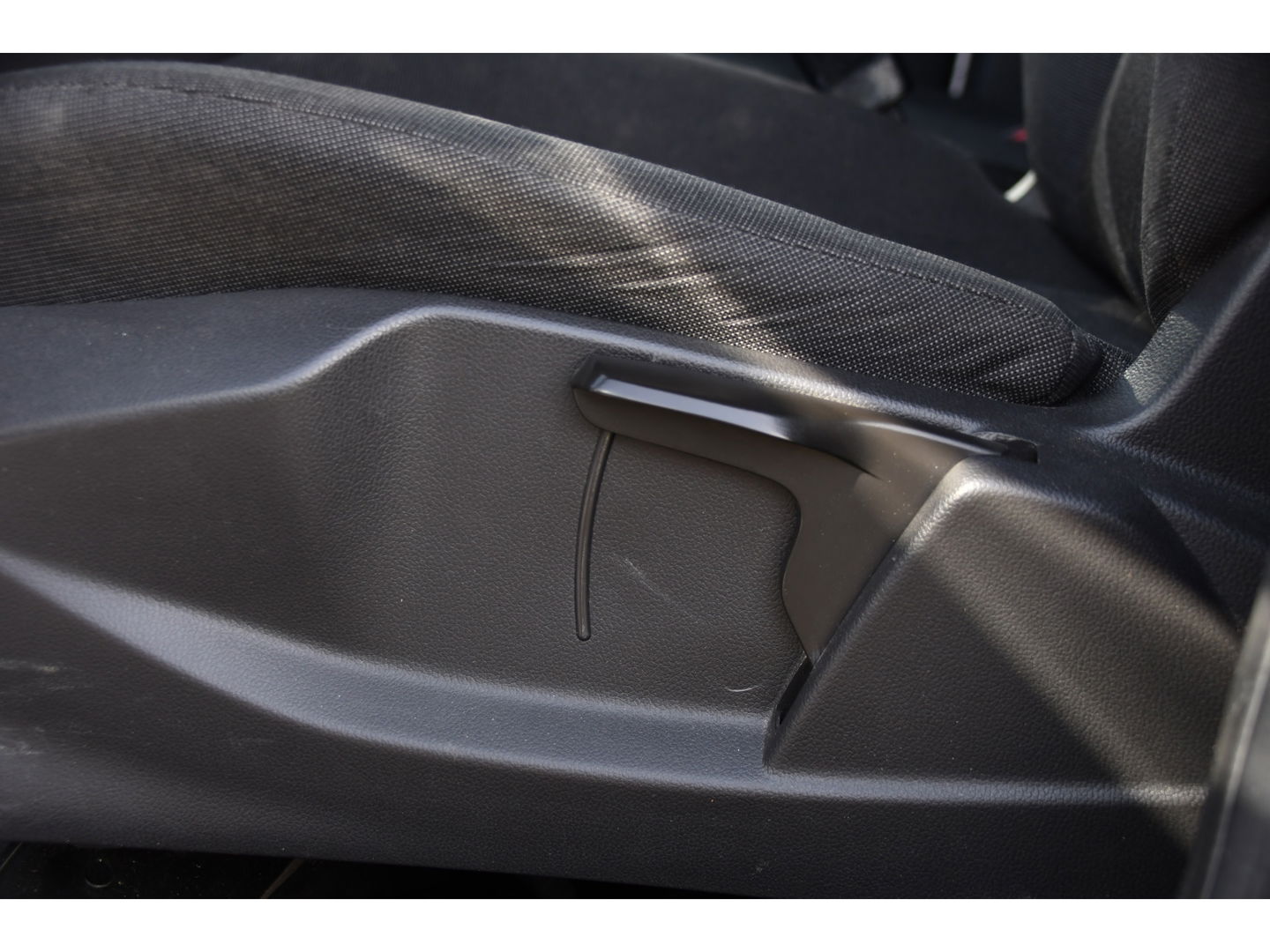 Ford Transit Connect 1.5 TDCI L2 PB Edition Sensoren, Airco, 120pk, Voorruitverwarming, 3 zits, Uniek!