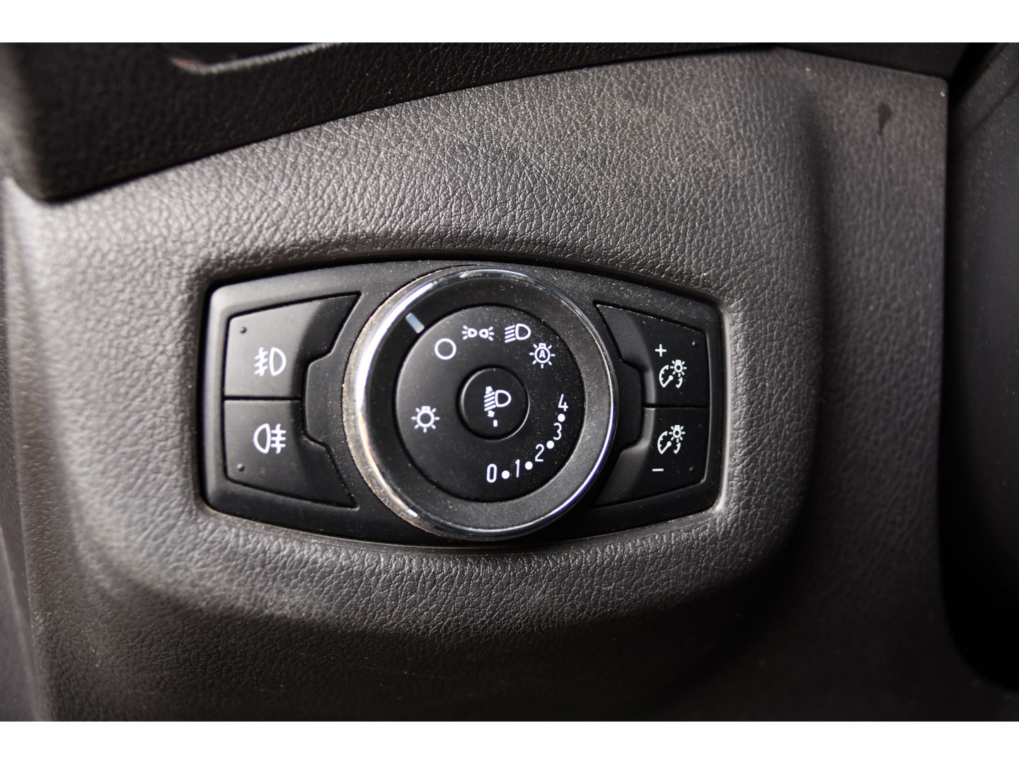 Ford Transit Connect 1.5 TDCI L2 PB Edition Sensoren, Airco, 120pk, Voorruitverwarming, 3 zits, Uniek!