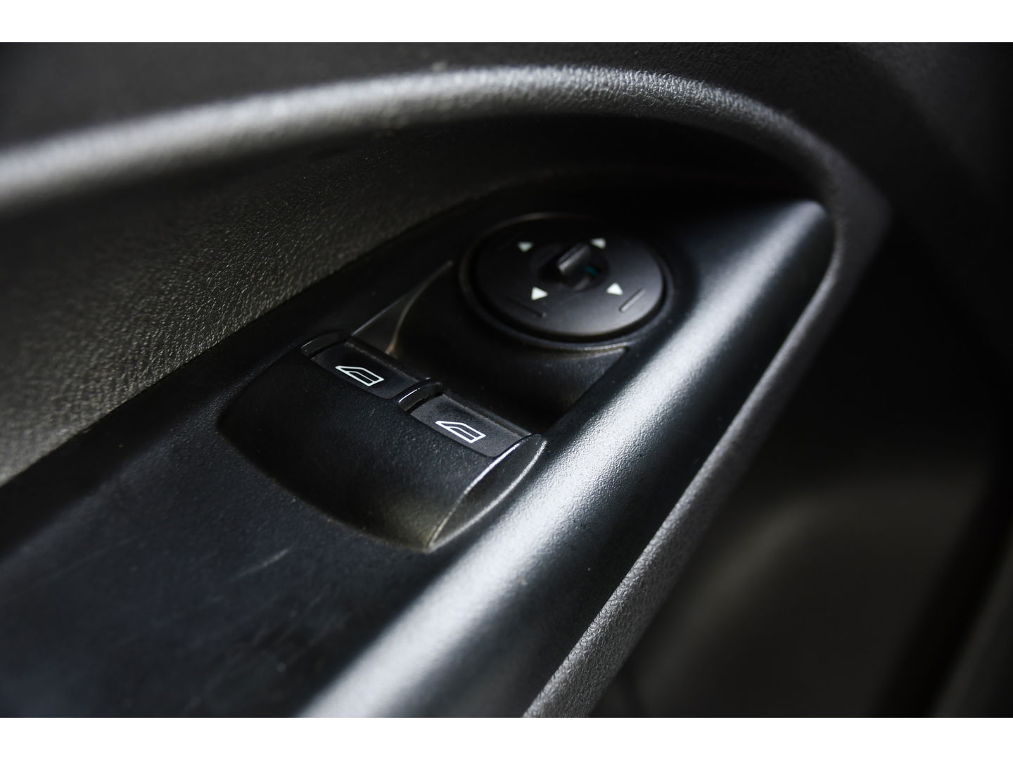 Ford Transit Connect 1.5 TDCI L2 PB Edition Sensoren, Airco, 120pk, Voorruitverwarming, 3 zits, Uniek!