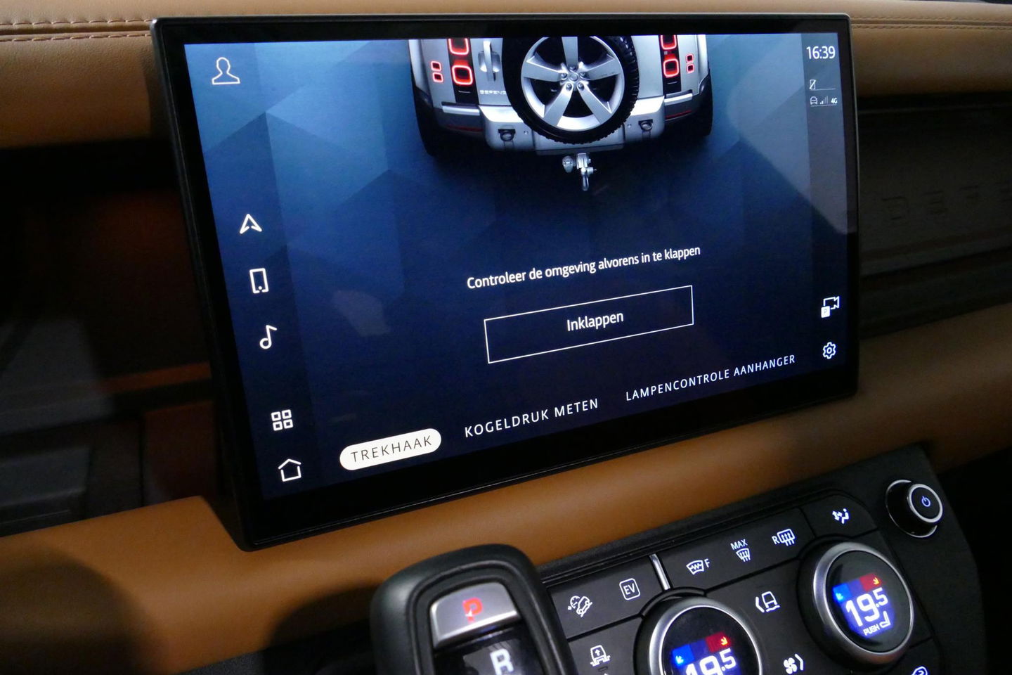 Land Rover Defender 110 2.0 P400e 110 X / Panoramadak / Elektr. verstelbare voorstoelen + memory / Matrix LED / Rondomzichtcamera / HUD / Koelkast in armleuning / Head-up / Apple Carplay - Android Auto / Stoelkoeling & verwarming / Luchtvering / Meridian Surround Sound / Ele