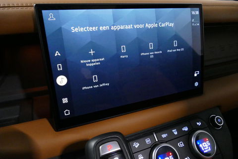 Land Rover Defender 110 2.0 P400e 110 X / Panoramadak / Elektr. verstelbare voorstoelen + memory / Matrix LED / Rondomzichtcamera / HUD / Koelkast in armleuning / Head-up / Apple Carplay - Android Auto / Stoelkoeling & verwarming / Luchtvering / Meridian Surround Sound / Ele