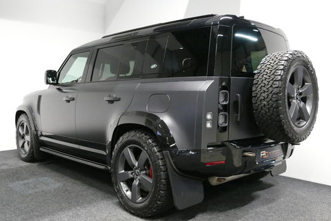 Land Rover Defender 110 2.0 P400e 110 X / Panoramadak / Elektr. verstelbare voorstoelen + memory / Matrix LED / Rondomzichtcamera / HUD / Koelkast in armleuning / Head-up / Apple Carplay - Android Auto / Stoelkoeling & verwarming / Luchtvering / Meridian Surround Sound / Ele