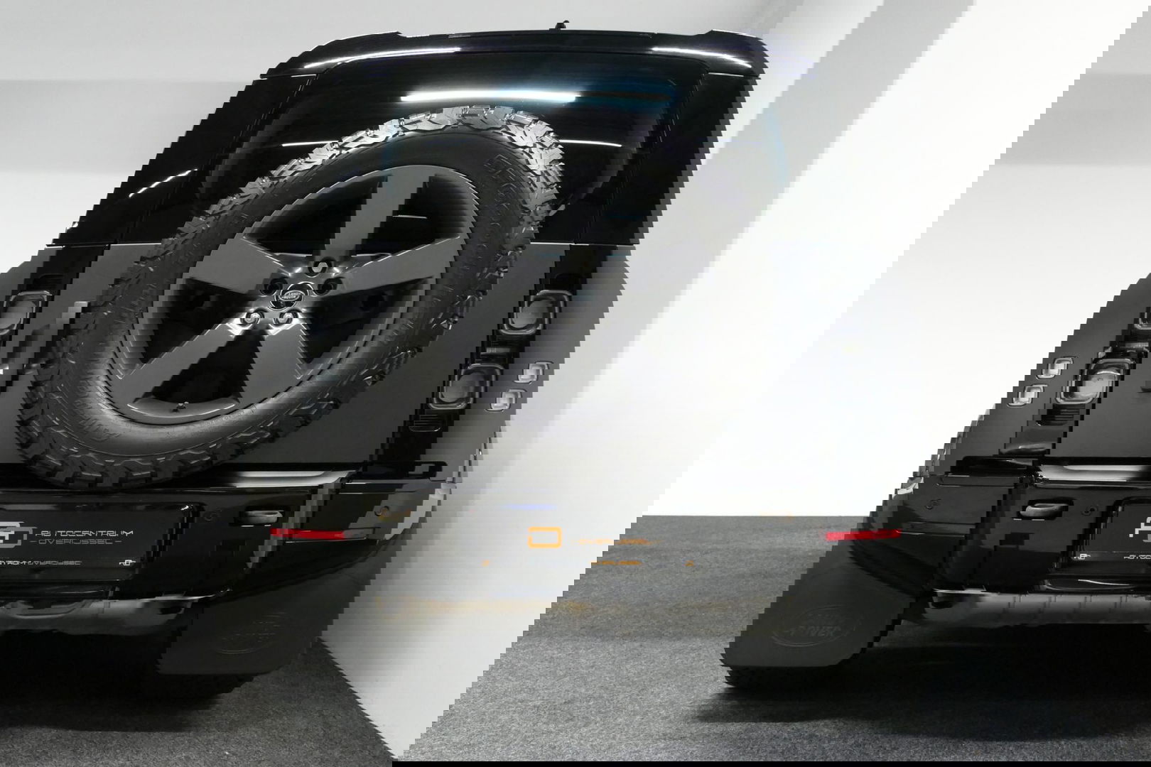 Land Rover Defender 110 2.0 P400e 110 X / Panoramadak / Elektr. verstelbare voorstoelen + memory / Matrix LED / Rondomzichtcamera / HUD / Koelkast in armleuning / Head-up / Apple Carplay - Android Auto / Stoelkoeling & verwarming / Luchtvering / Meridian Surround Sound / Ele