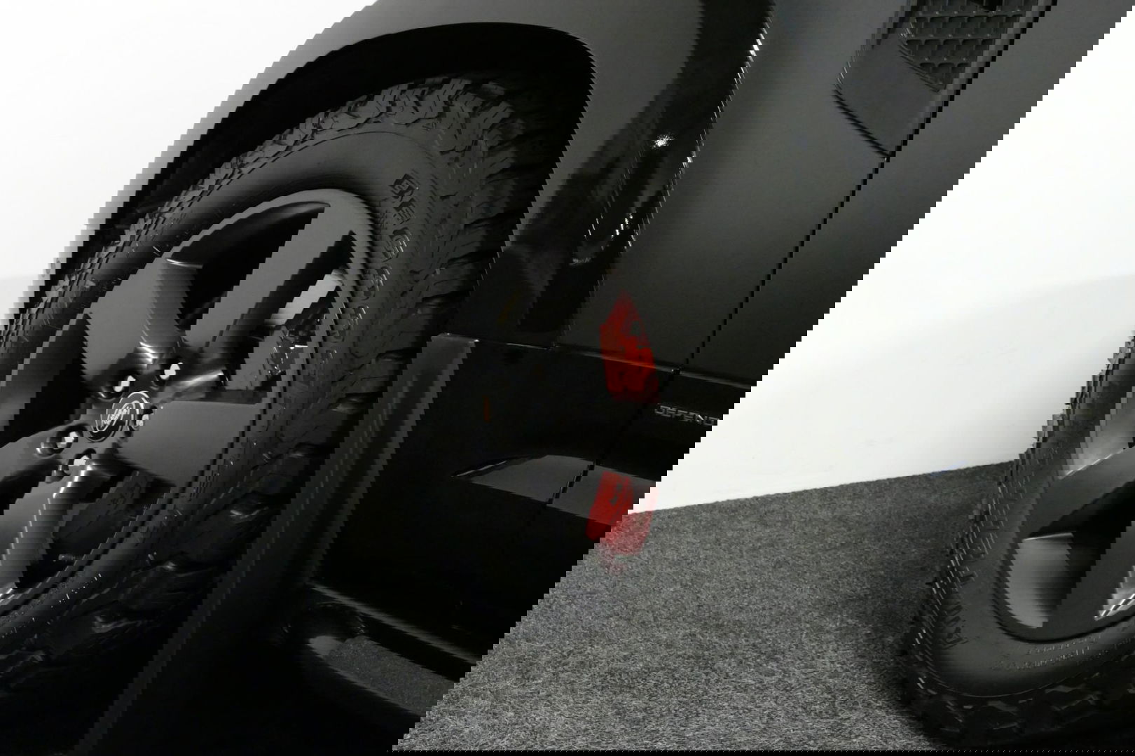 Land Rover Defender 110 2.0 P400e 110 X / Panoramadak / Elektr. verstelbare voorstoelen + memory / Matrix LED / Rondomzichtcamera / HUD / Koelkast in armleuning / Head-up / Apple Carplay - Android Auto / Stoelkoeling & verwarming / Luchtvering / Meridian Surround Sound / Ele