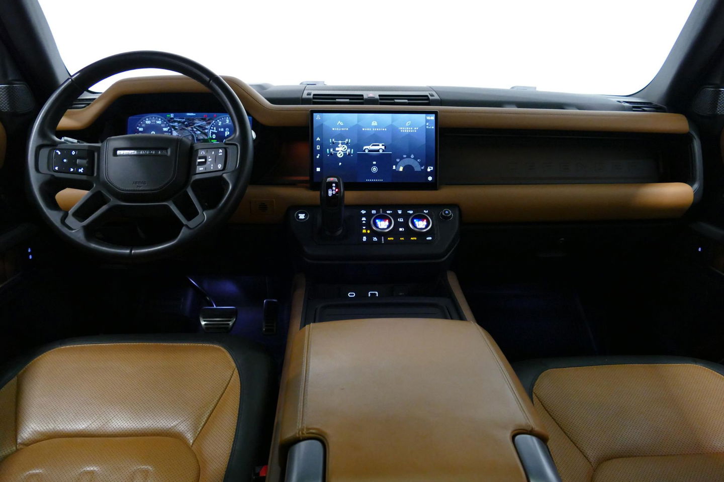 Land Rover Defender 110 2.0 P400e 110 X / Panoramadak / Elektr. verstelbare voorstoelen + memory / Matrix LED / Rondomzichtcamera / HUD / Koelkast in armleuning / Head-up / Apple Carplay - Android Auto / Stoelkoeling & verwarming / Luchtvering / Meridian Surround Sound / Ele