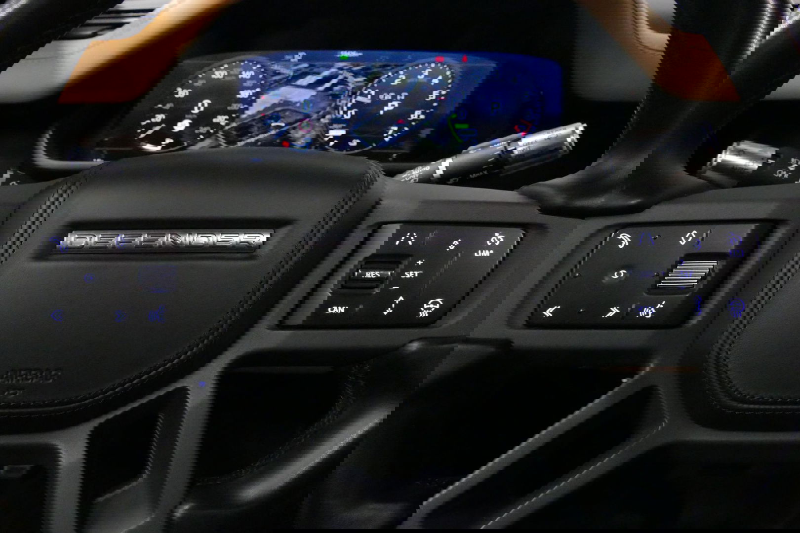 Land Rover Defender 110 2.0 P400e 110 X / Panoramadak / Elektr. verstelbare voorstoelen + memory / Matrix LED / Rondomzichtcamera / HUD / Koelkast in armleuning / Head-up / Apple Carplay - Android Auto / Stoelkoeling & verwarming / Luchtvering / Meridian Surround Sound / Ele