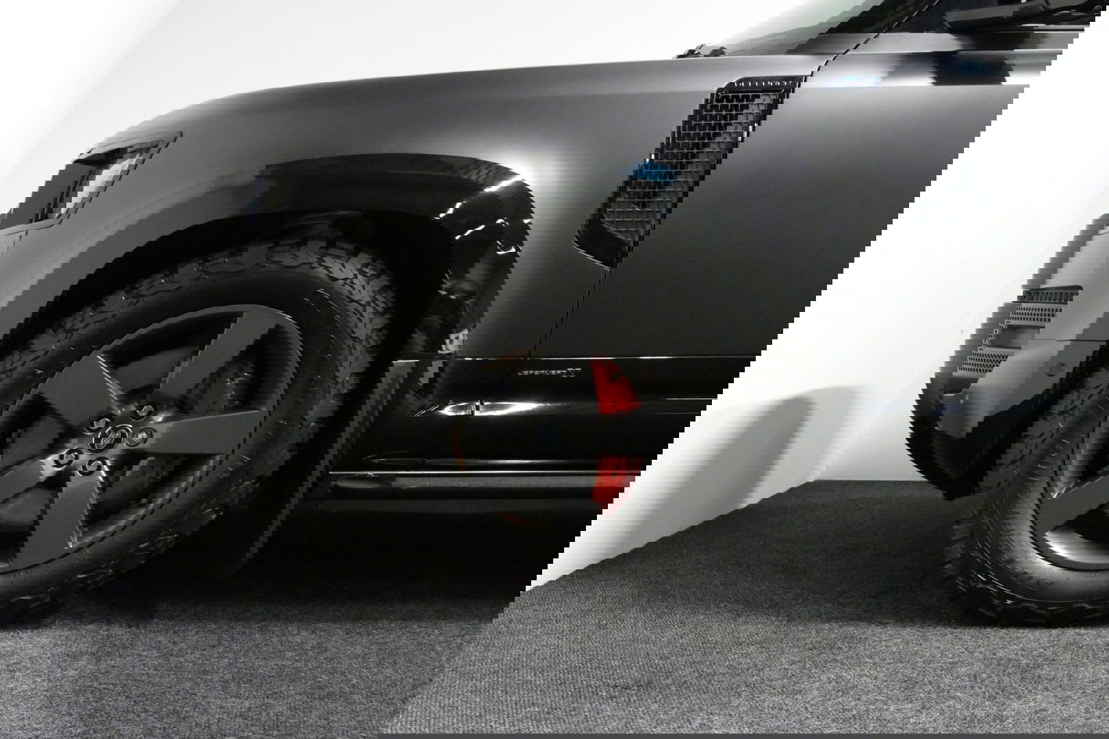 Land Rover Defender 110 2.0 P400e 110 X / Panoramadak / Elektr. verstelbare voorstoelen + memory / Matrix LED / Rondomzichtcamera / HUD / Koelkast in armleuning / Head-up / Apple Carplay - Android Auto / Stoelkoeling & verwarming / Luchtvering / Meridian Surround Sound / Ele