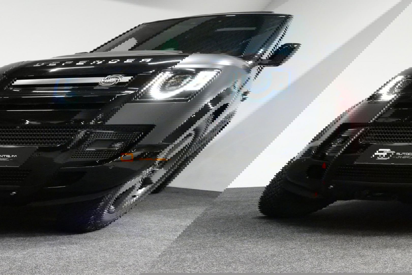 Land Rover Defender 110 2.0 P400e 110 X / Panoramadak / Elektr. verstelbare voorstoelen + memory / Matrix LED / Rondomzichtcamera / HUD / Koelkast in armleuning / Head-up / Apple Carplay - Android Auto / Stoelkoeling & verwarming / Luchtvering / Meridian Surround Sound / Ele