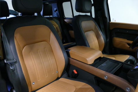 Land Rover Defender 110 2.0 P400e 110 X / Panoramadak / Elektr. verstelbare voorstoelen + memory / Matrix LED / Rondomzichtcamera / HUD / Koelkast in armleuning / Head-up / Apple Carplay - Android Auto / Stoelkoeling & verwarming / Luchtvering / Meridian Surround Sound / Ele