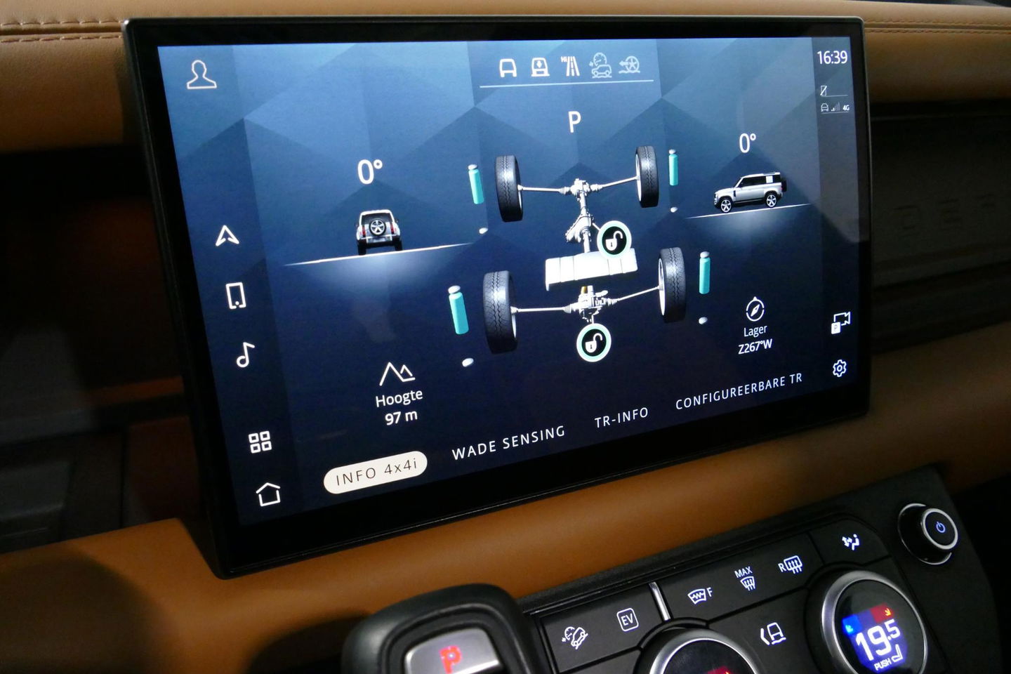 Land Rover Defender 110 2.0 P400e 110 X / Panoramadak / Elektr. verstelbare voorstoelen + memory / Matrix LED / Rondomzichtcamera / HUD / Koelkast in armleuning / Head-up / Apple Carplay - Android Auto / Stoelkoeling & verwarming / Luchtvering / Meridian Surround Sound / Ele