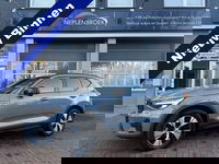 Volvo XC40 - 1.5 T4 Plug-in hybrid Plus Dark Dark Bj 2022 Trekhaak Km 56.000 | Facelift | Leder | 18" LMV
