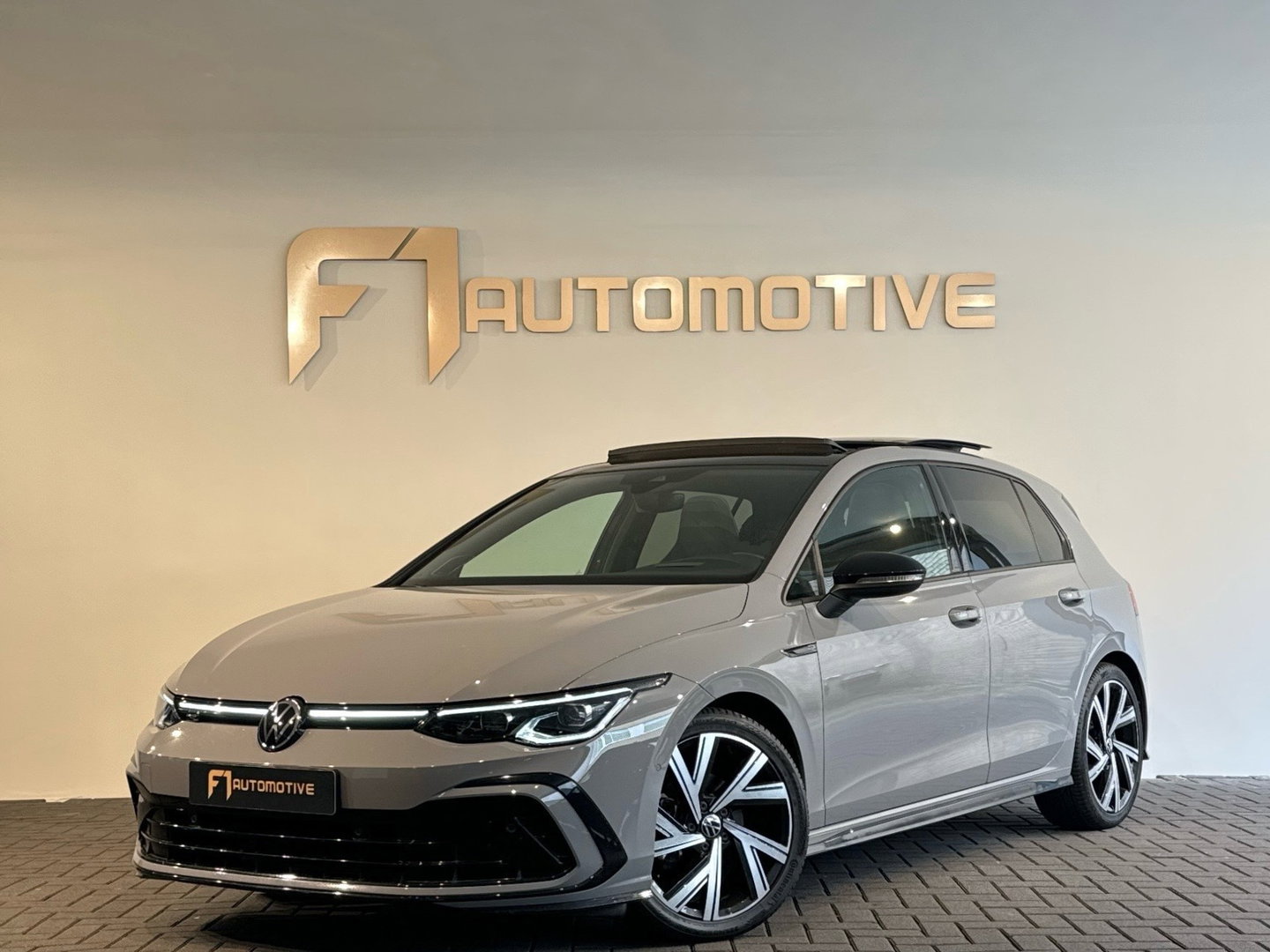 Volkswagen Golf 1.5 eTSI R Line Pano|HuD|H/K|Keyles|IQ|Camera