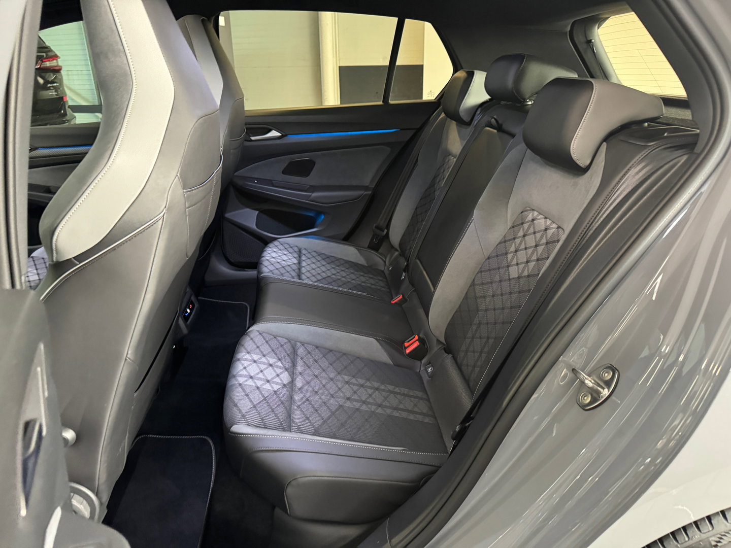 Volkswagen Golf 1.5 eTSI R Line Pano|HuD|H/K|Keyles|IQ|Camera