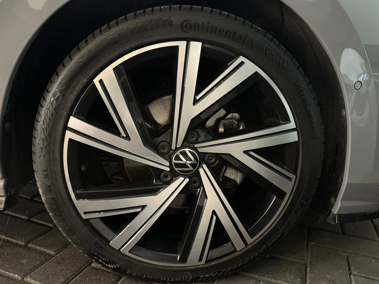 Volkswagen Golf 1.5 eTSI R Line Pano|HuD|H/K|Keyles|IQ|Camera