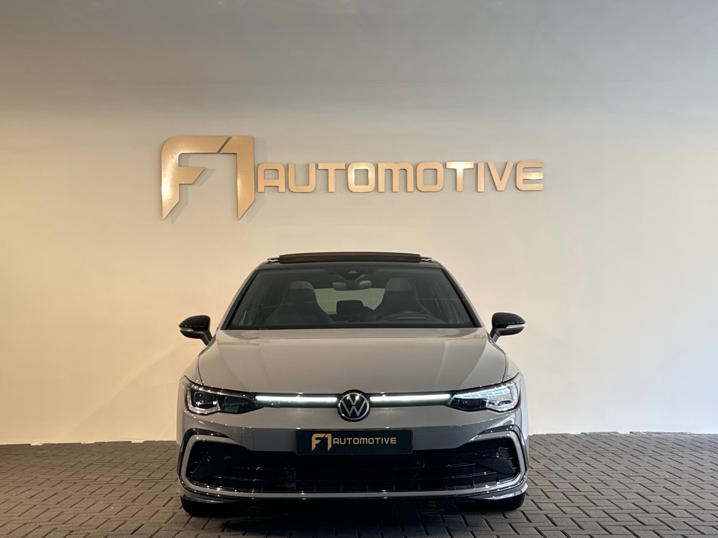 Volkswagen Golf 1.5 eTSI R Line Pano|HuD|H/K|Keyles|IQ|Camera