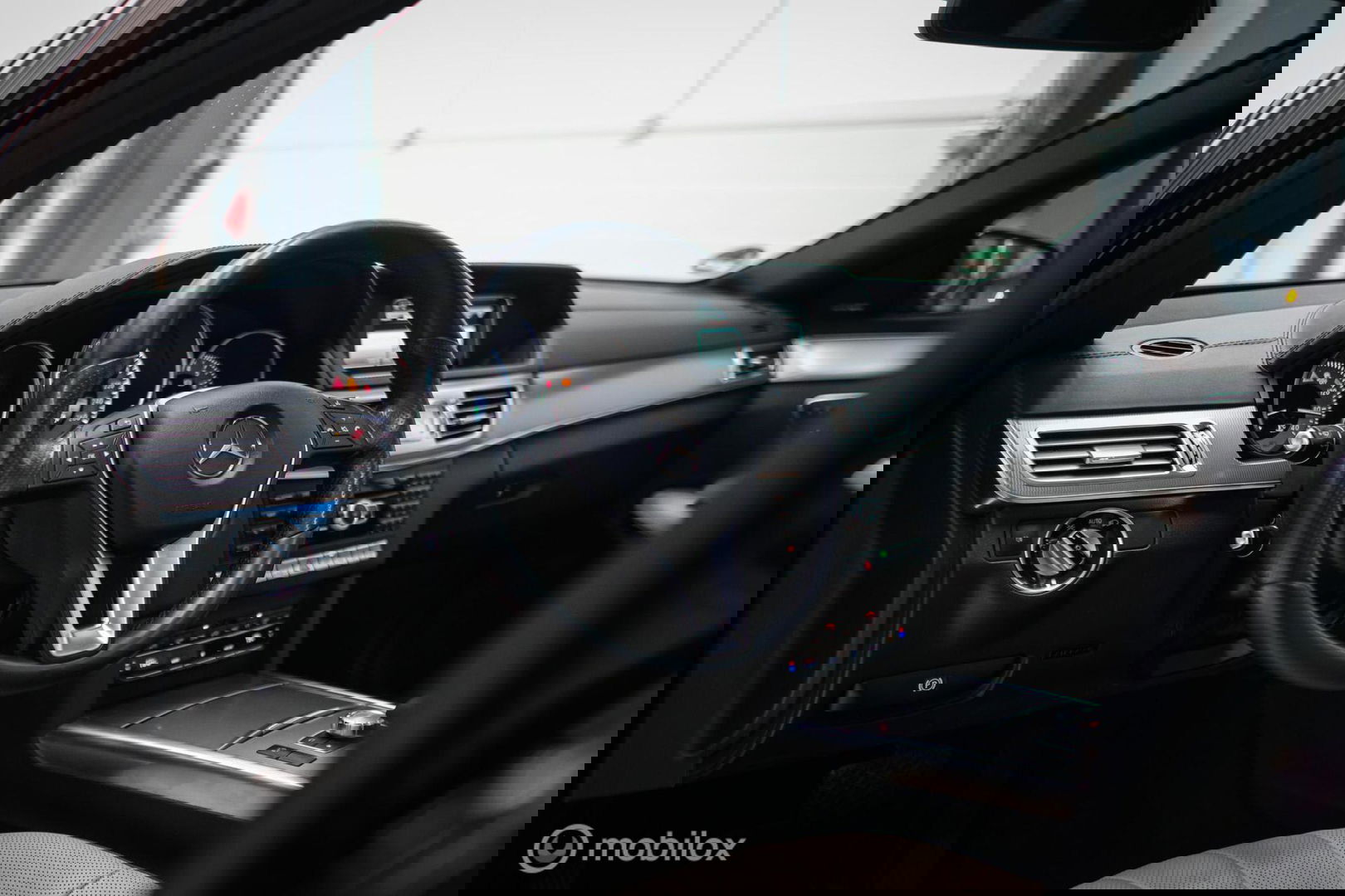 Mercedes-Benz E-Klasse Estate 400 Prestige Elegance 333 pk | Massage | Luchtvering | Stoelkoeling | Leder pakket | Zonneschermen | LED | Trekhaak | Pan