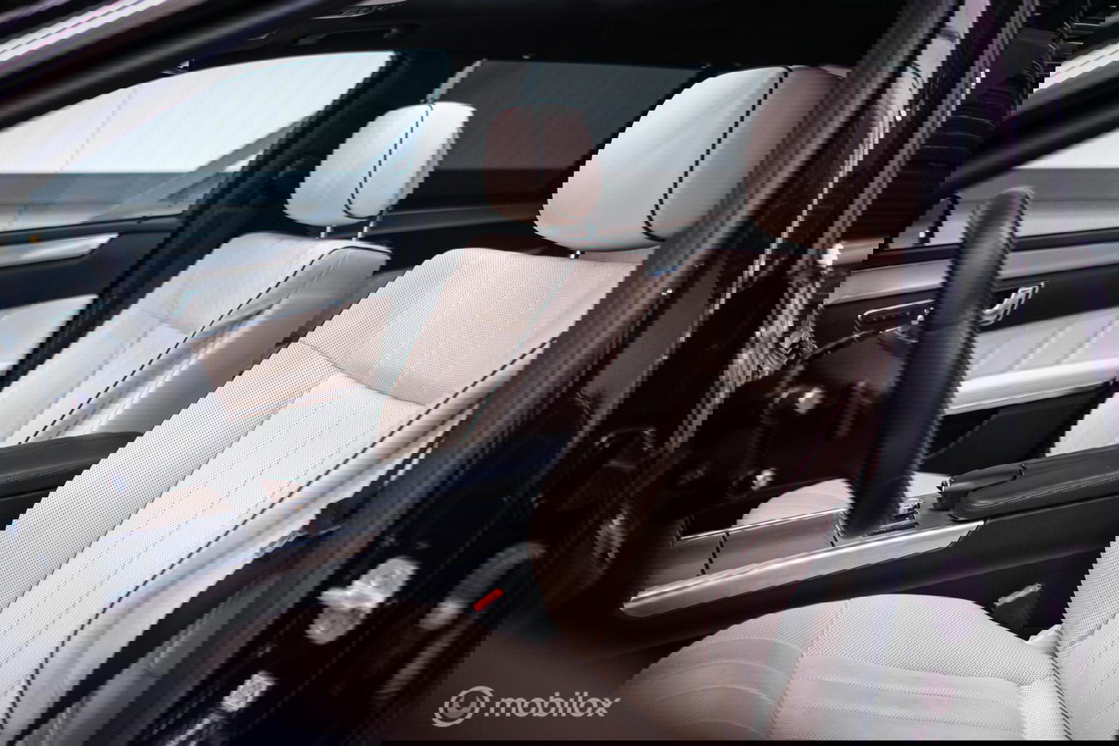 Mercedes-Benz E-Klasse Estate 400 Prestige Elegance 333 pk | Massage | Luchtvering | Stoelkoeling | Leder pakket | Zonneschermen | LED | Trekhaak | Pan