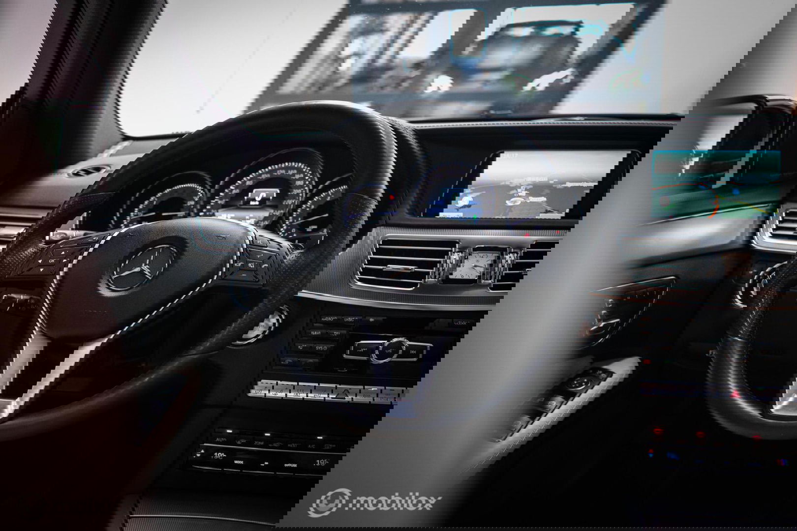 Mercedes-Benz E-Klasse Estate 400 Prestige Elegance 333 pk | Massage | Luchtvering | Stoelkoeling | Leder pakket | Zonneschermen | LED | Trekhaak | Pan