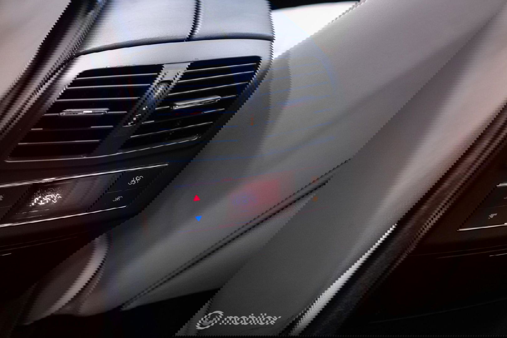 Mercedes-Benz E-Klasse Estate 400 Prestige Elegance 333 pk | Massage | Luchtvering | Stoelkoeling | Leder pakket | Zonneschermen | LED | Trekhaak | Pan