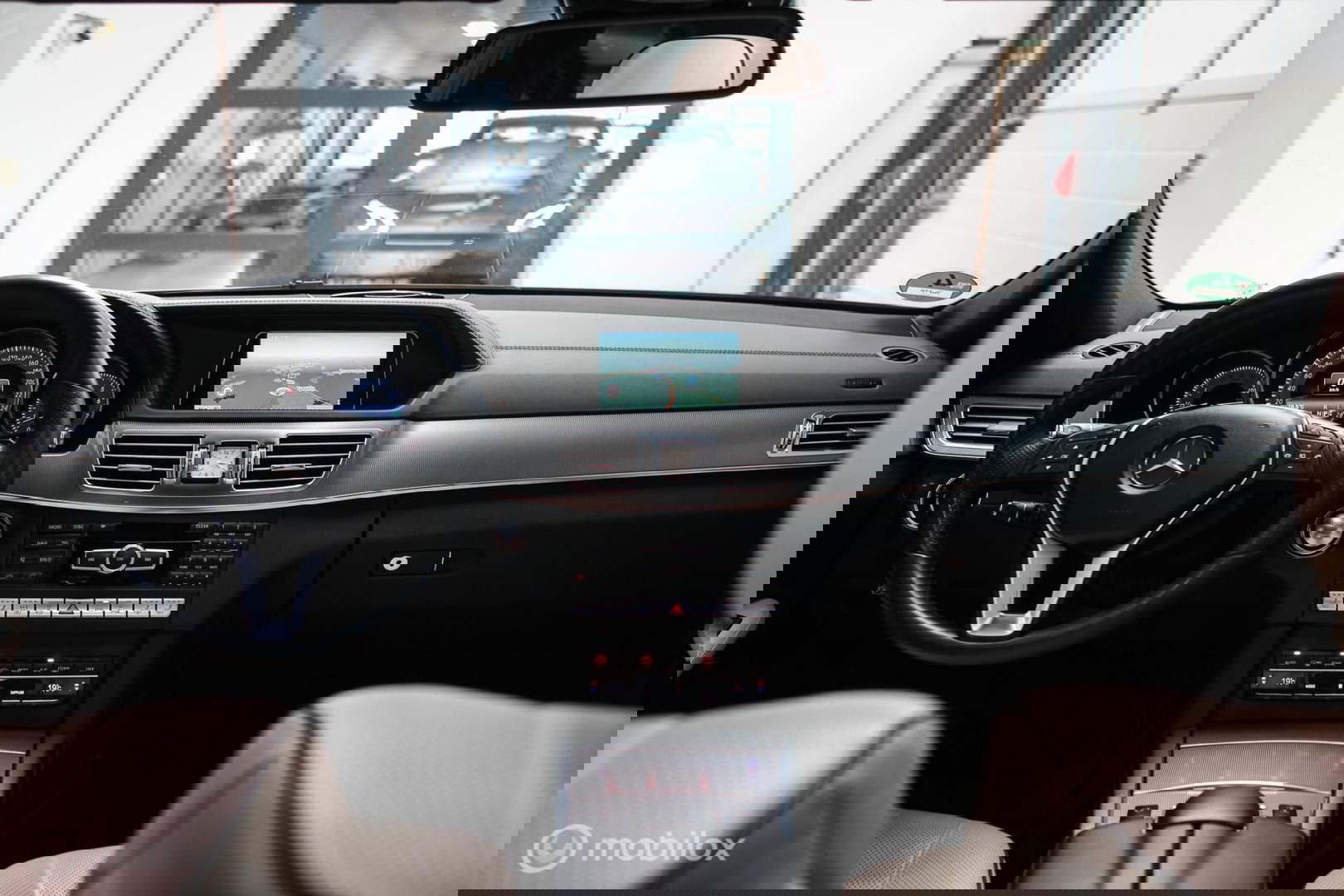 Mercedes-Benz E-Klasse Estate 400 Prestige Elegance 333 pk | Massage | Luchtvering | Stoelkoeling | Leder pakket | Zonneschermen | LED | Trekhaak | Pan