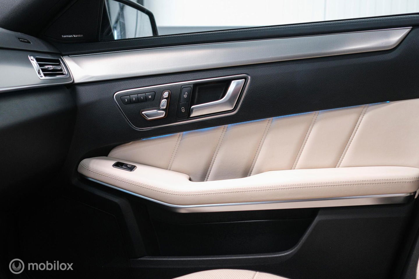 Mercedes-Benz E-Klasse Estate 400 Prestige Elegance 333 pk | Massage | Luchtvering | Stoelkoeling | Leder pakket | Zonneschermen | LED | Trekhaak | Pan