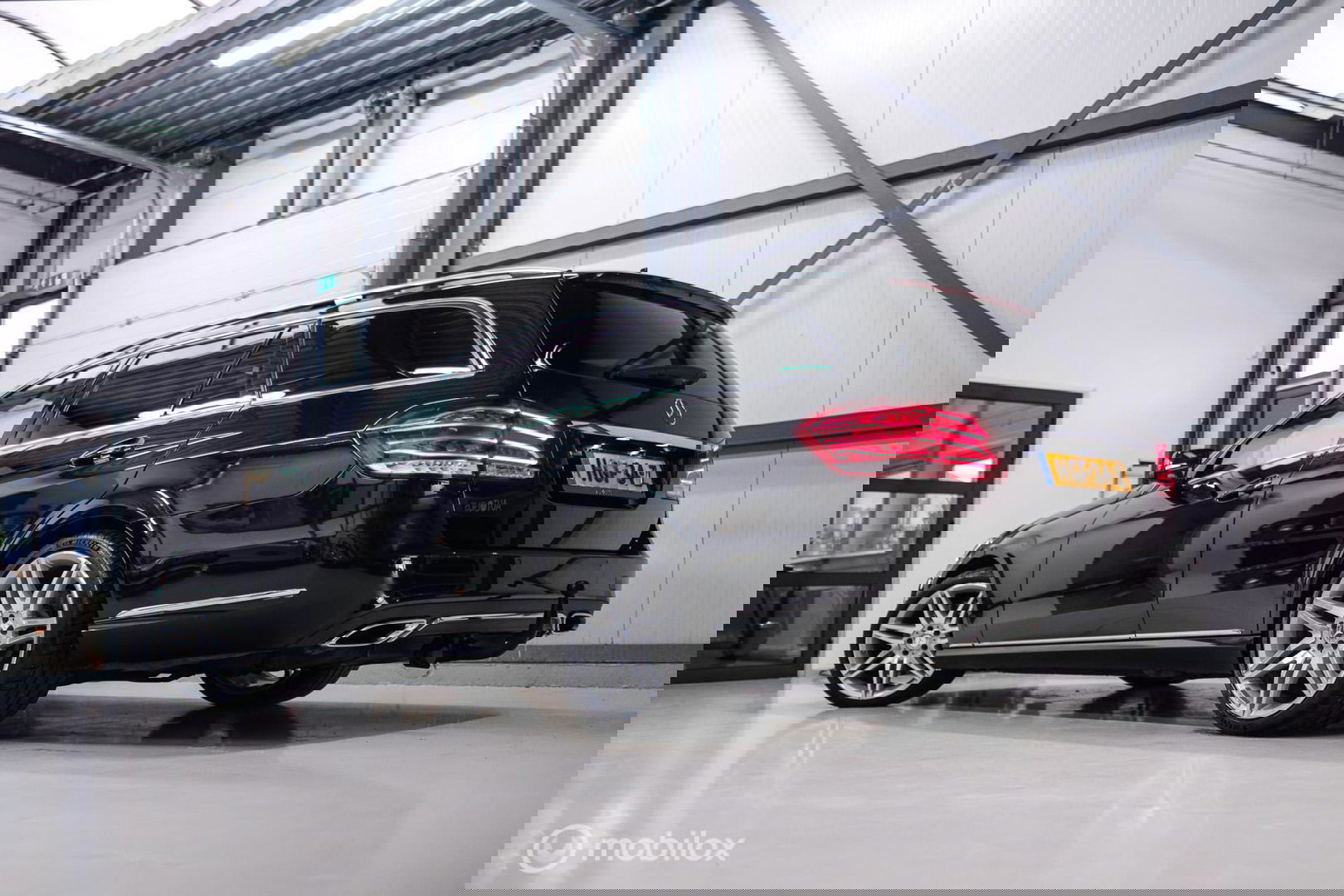 Mercedes-Benz E-Klasse Estate 400 Prestige Elegance 333 pk | Massage | Luchtvering | Stoelkoeling | Leder pakket | Zonneschermen | LED | Trekhaak | Pan