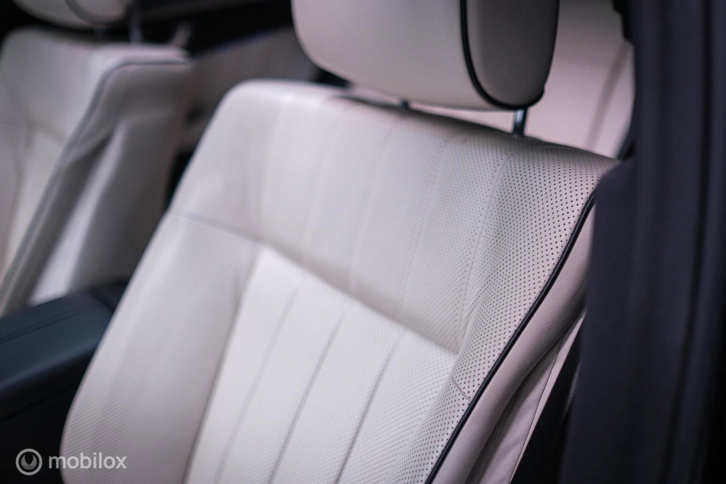 Mercedes-Benz E-Klasse Estate 400 Prestige Elegance 333 pk | Massage | Luchtvering | Stoelkoeling | Leder pakket | Zonneschermen | LED | Trekhaak | Pan