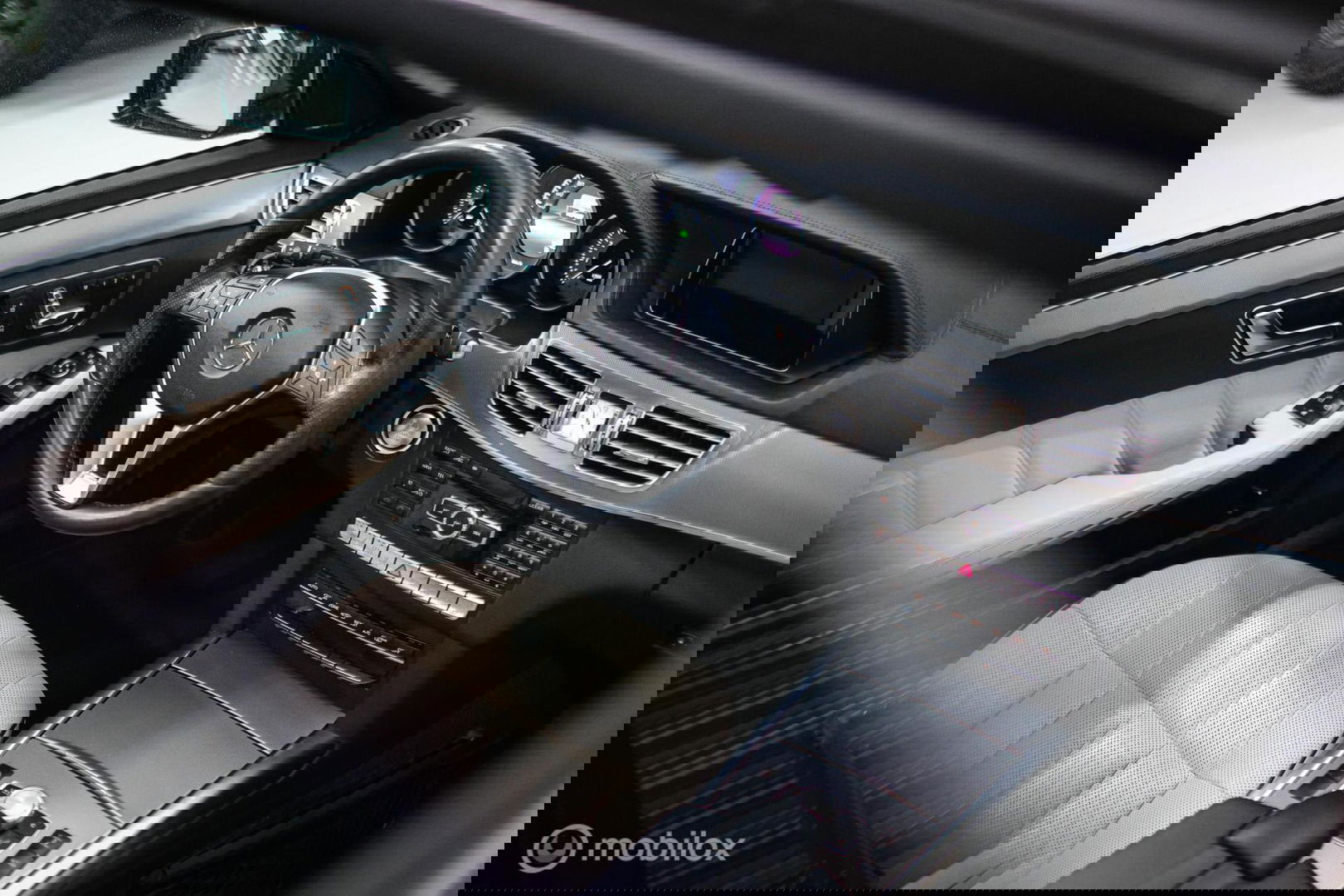 Mercedes-Benz E-Klasse Estate 400 Prestige Elegance 333 pk | Massage | Luchtvering | Stoelkoeling | Leder pakket | Zonneschermen | LED | Trekhaak | Pan