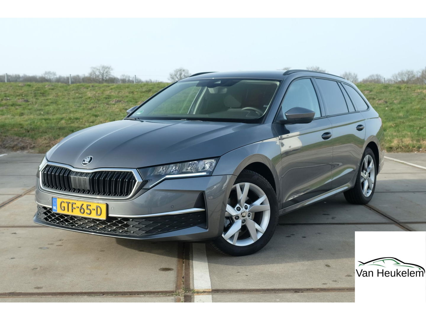 Škoda Octavia Combi 1.5 TSI Edition | TREKHAAK | 17" GEMINI VELGEN | APPLE CAR PLAY | 'SUNSET'