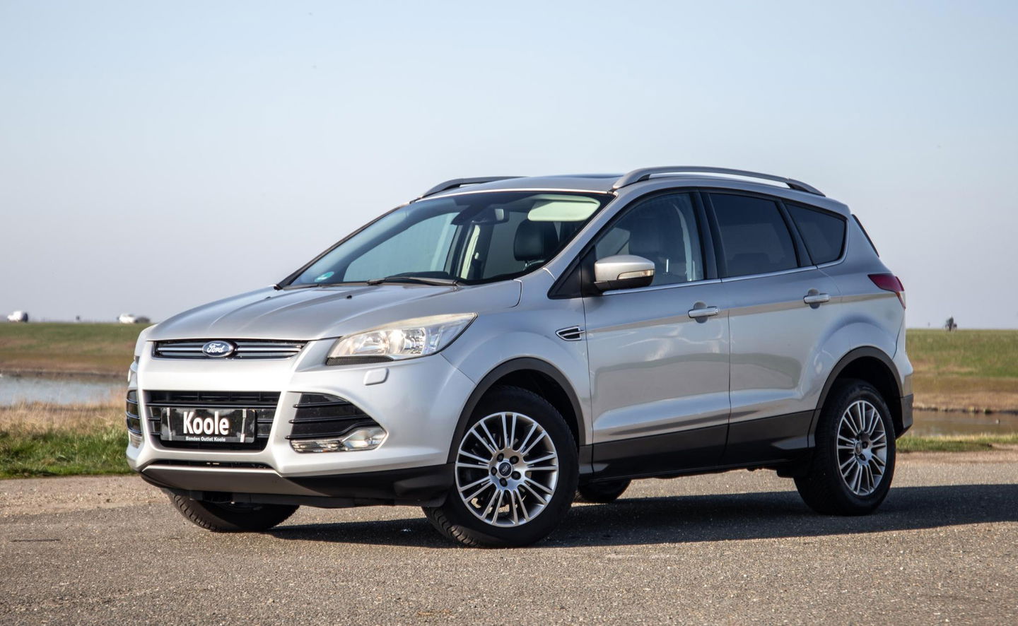 Ford Kuga 1.6 Titanium PANORAMA DAK / STOELVERWARMING / TREKHAAK / CRUISE CONTROLE