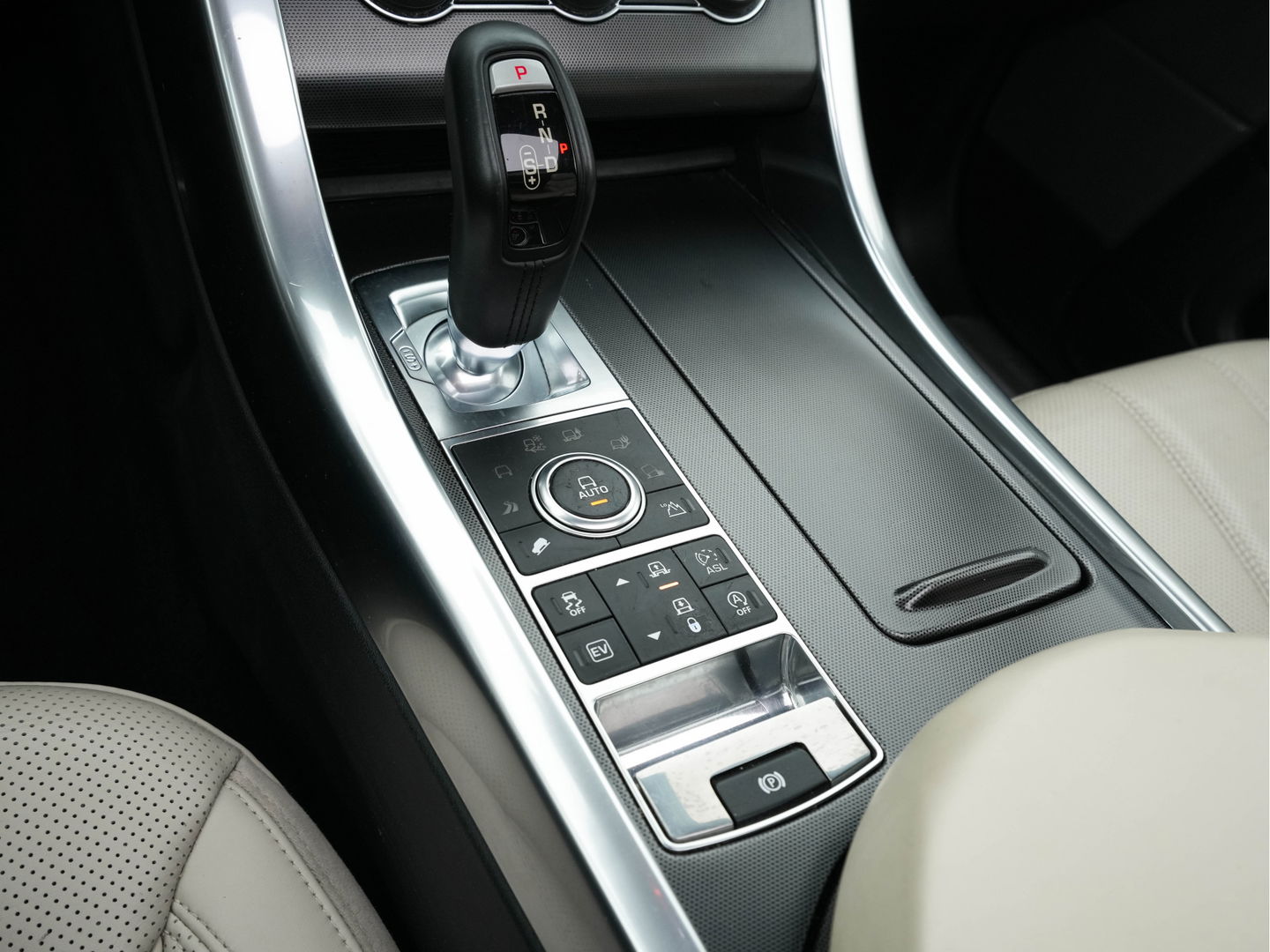 Land Rover Range Rover Sport 3.0 SDV6 Hybrid Autobiography Dynamic AWD Aut. *PANO | BI-XENON | TOP-VIEW | LEATHER | BLIND-SPOT | MEMORY-PACK | NAVI-FULLMAP | CRUISE | SPORT-SEATS | DIGI-COCKPIT | LANE-ASSIST | TOWBAR |  21"ALU *