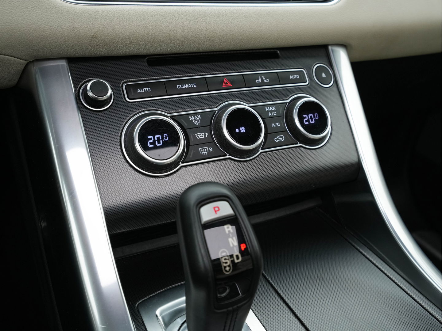 Land Rover Range Rover Sport 3.0 SDV6 Hybrid Autobiography Dynamic AWD Aut. *PANO | BI-XENON | TOP-VIEW | LEATHER | BLIND-SPOT | MEMORY-PACK | NAVI-FULLMAP | CRUISE | SPORT-SEATS | DIGI-COCKPIT | LANE-ASSIST | TOWBAR |  21"ALU *