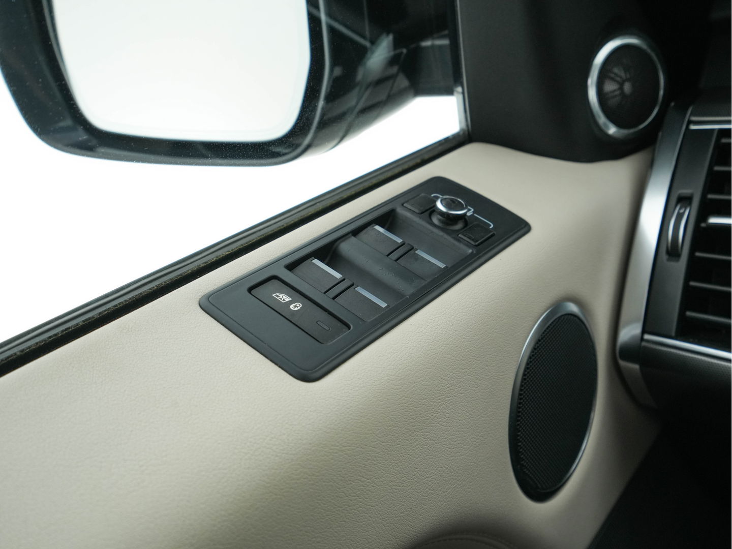 Land Rover Range Rover Sport 3.0 SDV6 Hybrid Autobiography Dynamic AWD Aut. *PANO | BI-XENON | TOP-VIEW | LEATHER | BLIND-SPOT | MEMORY-PACK | NAVI-FULLMAP | CRUISE | SPORT-SEATS | DIGI-COCKPIT | LANE-ASSIST | TOWBAR |  21"ALU *