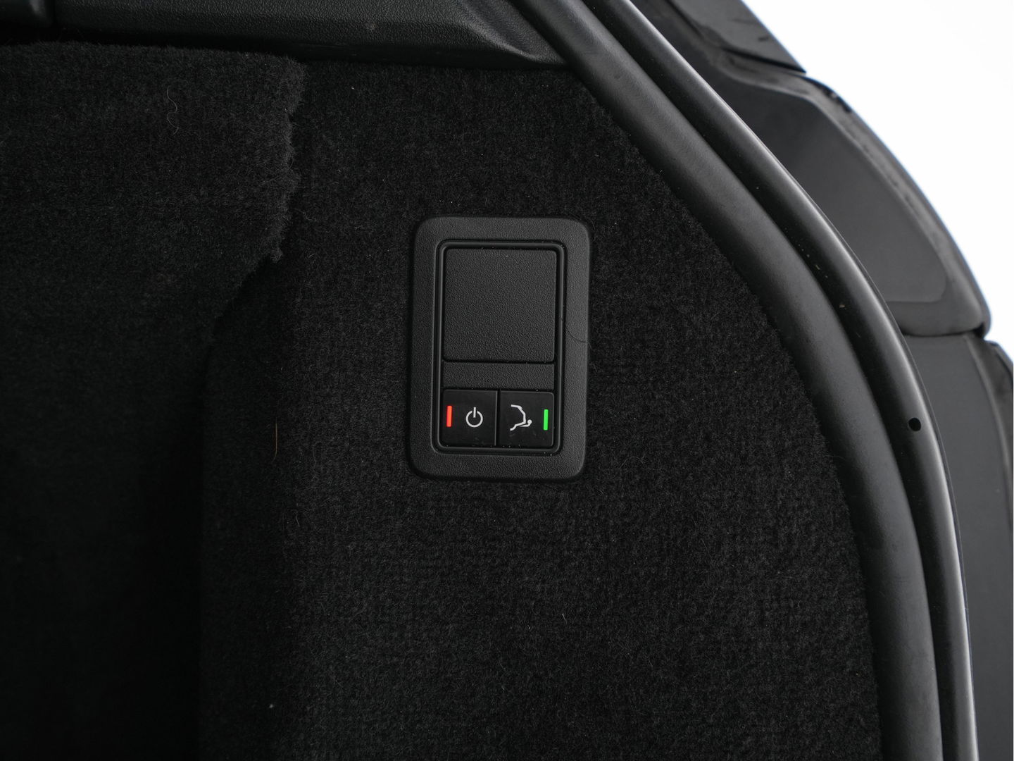 Land Rover Range Rover Sport 3.0 SDV6 Hybrid Autobiography Dynamic AWD Aut. *PANO | BI-XENON | TOP-VIEW | LEATHER | BLIND-SPOT | MEMORY-PACK | NAVI-FULLMAP | CRUISE | SPORT-SEATS | DIGI-COCKPIT | LANE-ASSIST | TOWBAR |  21"ALU *