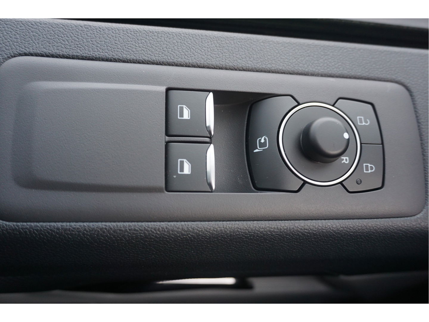 Ford Transit Custom 320L 170PK Limited AUT BPM VRIJ!! Navi, Cam, Adap. Cruise, 17" LM, LED!! NR. 335.