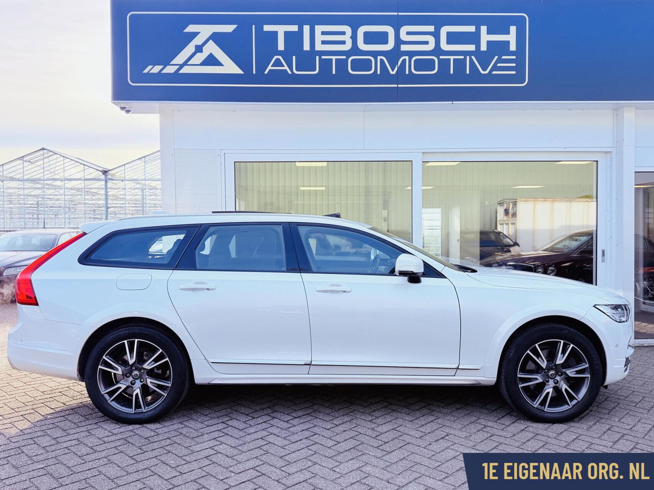 Volvo V90