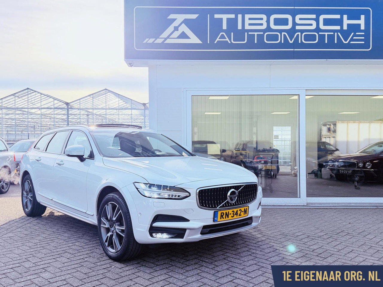 Volvo V90