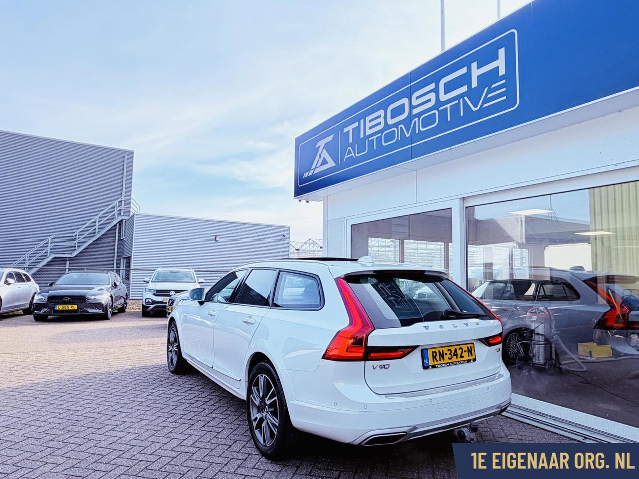 Volvo V90
