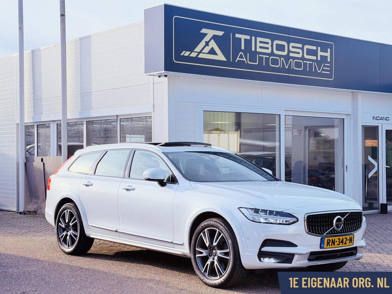 Volvo V90