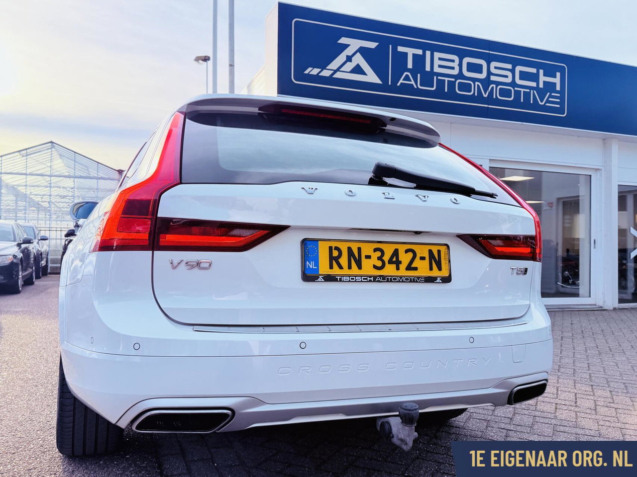 Volvo V90