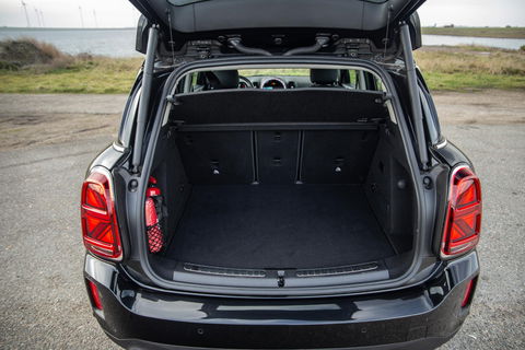 MINI Countryman 1.5 Cooper S E ALL4 Essential CAMERA / NAVI / CARPLAY / AIRCO / ZWART / STOELVERWARMING