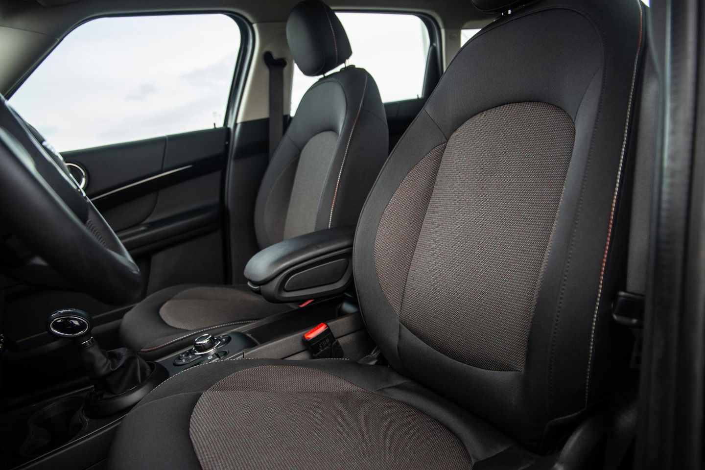 MINI Countryman 1.5 Cooper S E ALL4 Essential CAMERA / NAVI / CARPLAY / AIRCO / ZWART / STOELVERWARMING