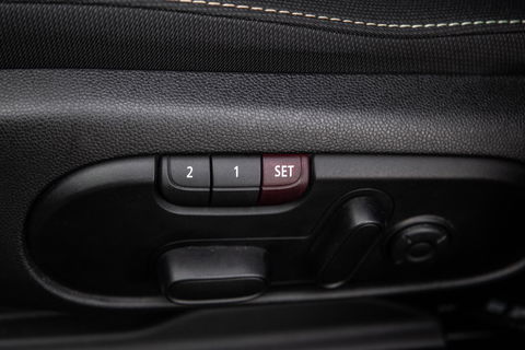 MINI Countryman 1.5 Cooper S E ALL4 Essential CAMERA / NAVI / CARPLAY / AIRCO / ZWART / STOELVERWARMING